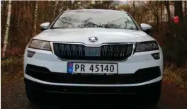  ?? FOTO: TOR MJAALAND ?? Ingen tvil om at det er en Skoda, gir fronten på Karoq tydelig beskjed om.