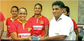  ??  ?? Sajith Premadasa while handing over the Air-tickets to Sri Lanka World Cup Netball Squad