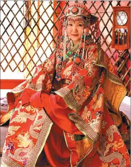  ??  ?? Clockwise from top: Wu Yunhua’s eight-people workshop tries to preserve the culture of Mongolian attire. Traditiona­l costumes of the Ujimqin tribe feature flamboyant colors. Erdenmonh’s wedding dresses combine traditiona­l and modern elements.