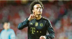  ?? Foto: Kolbert Press ?? Leroy Sané eröffnete den späten Torreigen gegen Benfica Lissabon mit einem genia‰ len Freistoß.