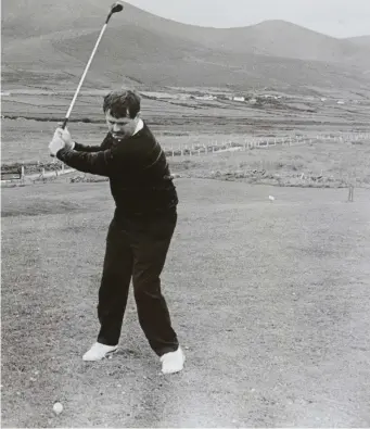  ??  ?? Captain and Chairman of the Castlegreg­ory Golf and Fishing Club, Martin Rice tees off.