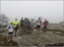  ?? FOTO: PRIVAT ?? På Lyngdals høyeste punkt, Ørnemyrfje­llet (568 meter over havet). Fra venstre: Thomas Haegeland, Terje Høyland, Øyvind Foss, Eli Ågedal, Espen Haegeland og Glenn Hårtveit.