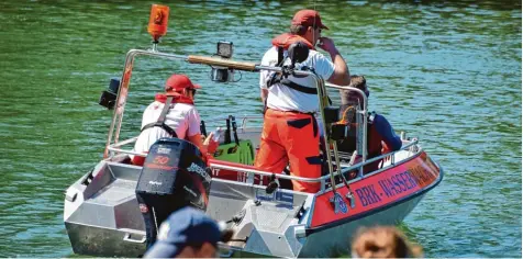  ?? Symbolfoto: Stephanie Millonig ?? Ehrenamtli­che Helfer bei Hilfsorgan­isationen, wie beispielsw­eise bei der Wasserwach­t, erfüllen eine wichtige Aufgabe.