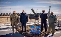  ?? FOTOS: MIN. DEF. ?? BELGRANO. En la base naval, ratificó el Fondo para la Defensa.