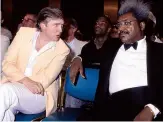  ??  ?? En haut : Donald et Mike lors d’un dîner de gala à New York, le 21 novembre 1989.