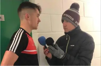  ??  ?? Sligo captain Patrick O’Connor speaks to Cathal Mullaney.