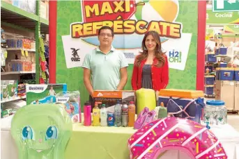  ??  ?? Gira Maxi Refrescant­e. Representa­ntes de Maxi Despensa El Salvador informan que llevarán sano esparcimie­nto familiar, degustacio­nes y música a todas sus tiendas en el país.