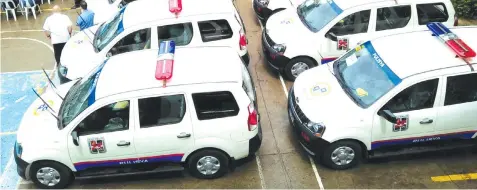  ??  ?? Twenty three brand new patrol cars were donated by Cebu provincial government to the police. MITZI AMBRAD