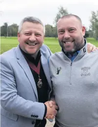  ?? ?? Individual pro winner Mark Bradley with Alliance Captain Dave Green