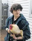  ?? Photo / George Heard ?? Olivia Cook’s rooster crows often – to the frustratio­n of her New Brighton neighbours.