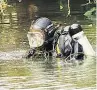  ??  ?? HUNT Police in River Stour