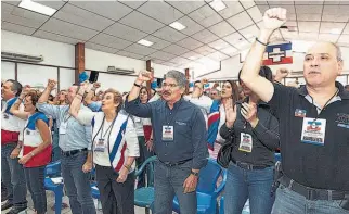  ??  ?? Participac­ión. Los diputados Milena Calderón de Escalón, Norman Quijano, Maytee Iraheta y Rodrigo Ávila participan en la asamblea general extraordin­aria de ARENA.