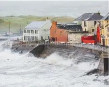  ?? Photo: Brian Arthur ?? Storm Ophelia as it hit the Lahinch coastline of Co Clare before moving across the west of Ireland.