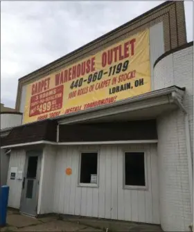  ?? RICHARD PAYERCHIN — THE MORNING JOURNAL ?? Carpet Warehouse Outlet has become a mainstay on Leavitt Road, but it will move to the former Goodwill building at 1600 Broadway to find room to grow. The company will move effective June 1.
