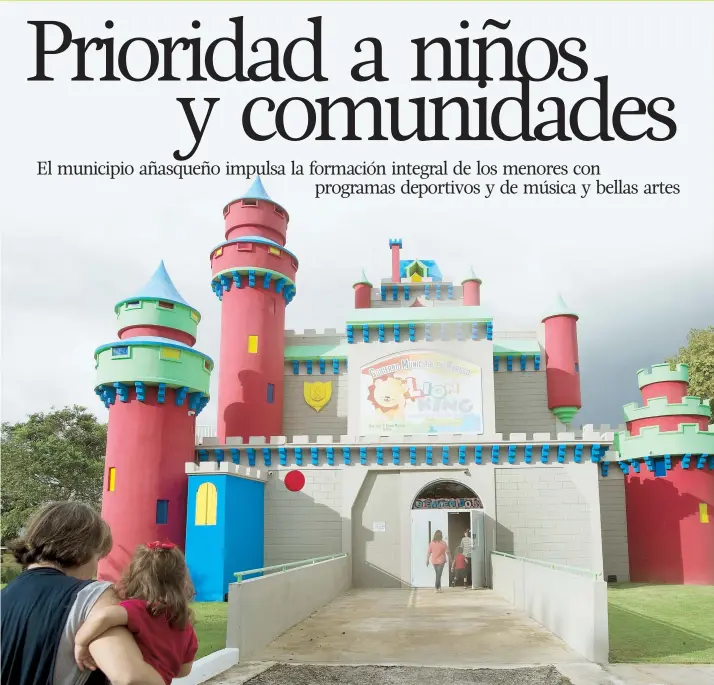  ??  ?? La colorida estructura que en el pasado albergó un museo medieval y que servía como entretenim­iento, actualment­e es sede del centro municipal de cuido de niños Lion King.