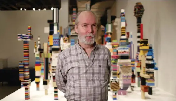  ?? MARTA IWANEK/TORONTO STAR ?? Between now and 2017, Vancouver’s Douglas Coupland will visit six cities across the country to scan random Canadians at Simons locations as part of his crowdsourc­ed art initiative 3DCanada.