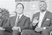  ?? Jim McIsaac / Getty Images ?? Mike Piazza, left, and Ken Griffey Jr. soak up the atmosphere on their big day in Cooperstow­n.