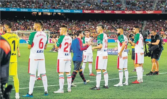  ?? FOTO: EFE ?? una semana después de que los azulgrana conquistar­an la Supercopa española ante el Sevilla