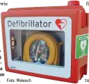  ?? Foto: Mokosch ?? Einen Workshop zur Anwendung eines Defibrilla tors bietet das Rote Kreuz am Marktsonnt­ag an.