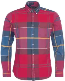  ??  ?? Tartan 10 tailored shirt, £79.95, Barbour.