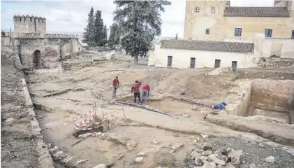  ?? S. GARCÍA ?? El muro aparecido, que será excavado hasta la base.