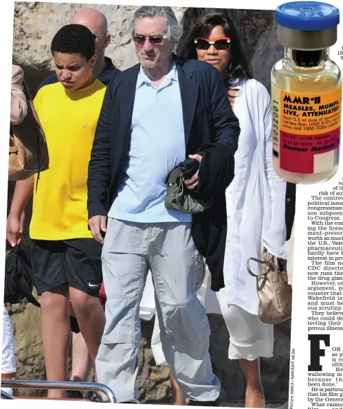  ??  ?? Speaking out: Hollywood star Robert De Niro with his 18-year-old son, Elliot, and wife, Grace Hightower