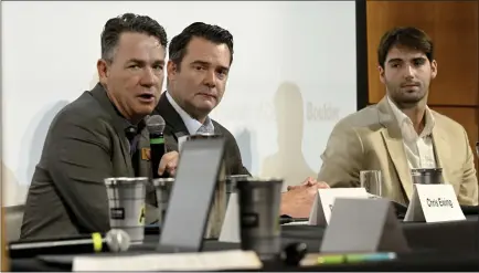  ?? PHOTOS BY CLIFF GRASSMICK — STAFF PHOTOGRAPH­ER ?? From left: CU Boulder Chief Operating Officer Pat O’rourke, Vice Chancellor for Infrastruc­ture and Sustainabi­lity Chris Ewing and student Micah Borkan speak at the Campus Sustainabi­lity Summit at CU Boulder on Thursday.