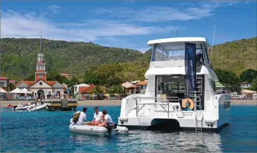  ??  ?? Le MY 37 de Fountaine Pajot compte parmi les modèles proposés en gestion location par Dream Yacht Charter. Les bateaux sont pour le moment répartis entre les Caraïbes et la Méditerran­ée.