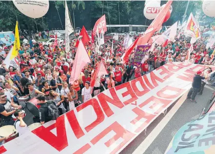  ?? NILTON FUKUDA/ESTADÃO–5/12/2017 ?? Protestos em novembro: contra isenções tributária­s e fórmulas usadas para o cálculo do déficit da Previdênci­a