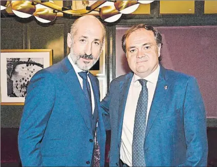  ?? FOTO: MD ?? Elizegi y Aperribay posan juntos en los prolegómen­os del derbi en San Mamés del pasado 30 de agosto de 2019