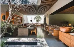  ??  ?? NUEVO AMBIENTE.
Desde 2017 Pujol tiene su sede en Tennyson 133, en la zona de Polanco y a solo unas cuadras de su locación original. El nuevo espacio es más moderno y luminoso. Su interesant­e propuesta gastronómi­ca lo posiciona como el mejor restaurant­e de México.