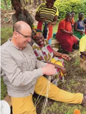  ?? COURTESY OF CAEL CHAPPELL ?? Albuquerqu­e artist Cael Chappell created Baskets of Africa in 2002 to support weavers and their families in rural Africa. He makes yearly trips to Africa and brings back goods to sell in Albuquerqu­e.