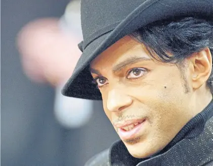  ?? EFE ?? El “relato”. Maestro del dominio de la imagen, Prince hizo lo posible para que no se notara su decadencia.