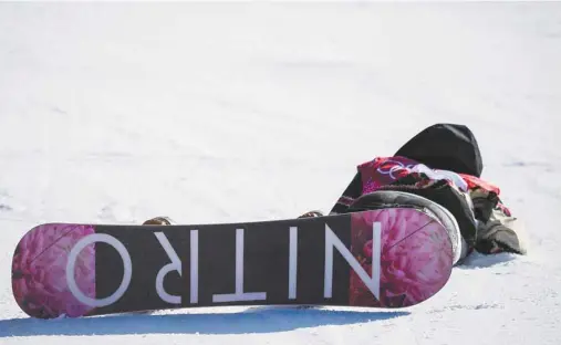  ?? JONATHAN NACKSTRAND AGENCE FRANCE-PRESSE ?? Laurie Blouin, de Stoneham, est demeurée au sol un long moment après avoir chuté à sa première tentative en finale du big air, mercredi soir.