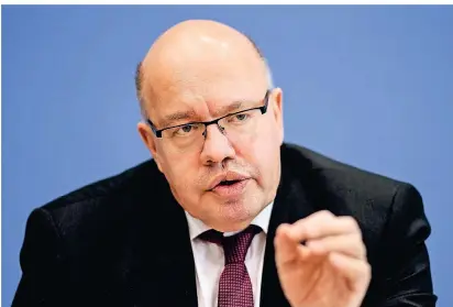  ?? FOTO:DPA ?? Bundeswirt­schaftsmin­ister Peter Altmaier (CDU) will mit Hilfspaket­en die Unternehme­n durch die Corona-Krise bringen.