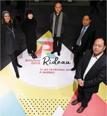  ?? PHOTO STEVENS LEBLANC ?? Julie-anne Richard, directrice générale de la Bourse RIDEAU, Haiying Song, présidente du Centre d’échanges culturels China-canada, qui a recruté les diffuseurs chinois de passage à Québec, et Sidong Zhang, Chao Yang Bao et Yongnian Fang, qui font...