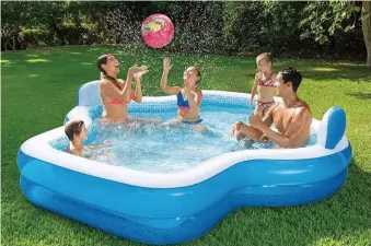  ?? PHOTO cOuRTESy AmAzON.cOm ?? MAKE A SPLASH: The Members Mark Elegant Family Pool offers a pair of backrests.