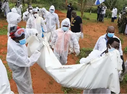  ?? ?? Police stepped up the exhumation­s on Saturday in Shakahola forest.