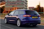  ??  ?? Der Ford Mondeo sichert sich mit 14 477 verkauften Fahrzeugen den siebten Platz in diesem Ranking.