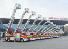 ?? FOTO: OH ?? Magirus-Gelenkdreh­leitern vor der Dortmunder Messe: Der traditions­reiche Hersteller von Feuerwehrf­ahrzeugen gehört nun zum Portfolio des Finanzinve­stors Mutares.