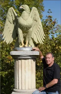  ?? (Photo C. B.) ?? Jean-paul Naddéo a rédigé un ouvrage historique de référence.
Comment cet itinéraire est-il devenu une route nationale ?