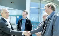  ?? CLIFFORD SKARSTEDT /THE EXAMINER ?? Education director W.R. “Rusty” Hick chats with STSCO employees Stephen Jackson, Glenn Mutton and Kevin Forrestt outside the Kawartha Pine Ridge District School Board on Friday. Hick announced his resignatio­n during Thursday night’s meeting of the...