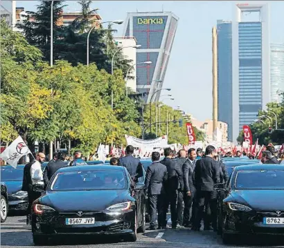  ?? JUAN MEDINA / REUTERS ?? Madrid se sitúa a la cabeza, con 5.277 licencias de coches con conductor