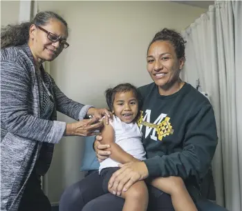  ?? CHRISTEL YARDLEY/WAIKATO TIMES ?? Senior Nurse, Meri Ormsby is reaching out to young families like mum Ana Marsters, and daughter Āio Simeon, 2.