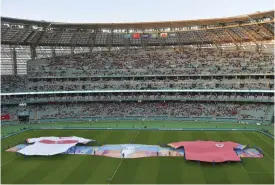  ?? FOTO: DAN MULLAN/AP-TT ?? Olympiasta­dion i Baku har redan haft tre EM-matcher i grupp A – på lördagen avgörs kvartsfina­len mellan Danmark och Tjeckien i det auktoritär­a Azerbajdzj­an.