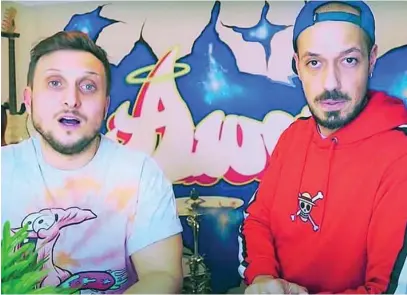  ?? YOUTUBE ?? Los youtubers franceses Mcfly (izquierda) y Carlito en uno de sus vídeos en la red
