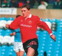  ?? Rex Features ?? Manchester United’s Lee Sharpe during his playing days in 1993. Sharpe has criticised Mourinho for his tactics.