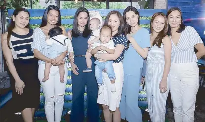  ??  ?? From left: Cristalle Belo-Pitt, Vanessa Matsunaga-Sunga, Patti Grandidge-Herrera, Princess Velasco, Divine Lee, Andi Manzano and Rose Manzano