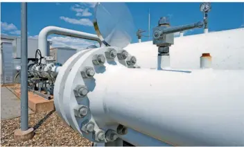  ?? FOTO: ROBBY LORENZ ?? Der saarländis­che Energiever­sorger Creos betreibt schon ein Netz von Gasleitung­en, das künftig für den Wasserstof­fTransport genutzt werden soll. Zudem entsteht im Saarland bis 2027 eine neue Wasserstof­f-Pipeline.