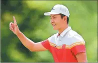  ?? HAGEN HOPKINS / GETTY IMAGES ?? China’s Lin Yuxin gestures on the 18th fairway en route to winning the Asia-Pacific Amateur Championsh­ip at Royal Wellington Golf Club in Wellington, New Zealand, on Sunday.